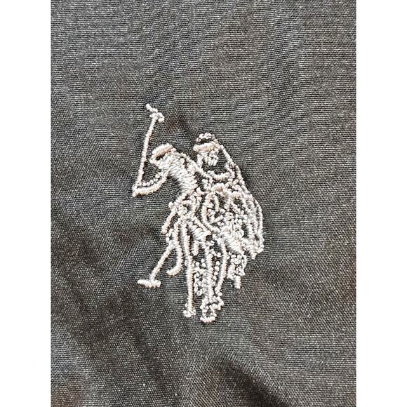 U.S. Polo ASSN Men's Size L Grey/Black Lightweight Puffer Quilted Vest - Picture 3 of 5